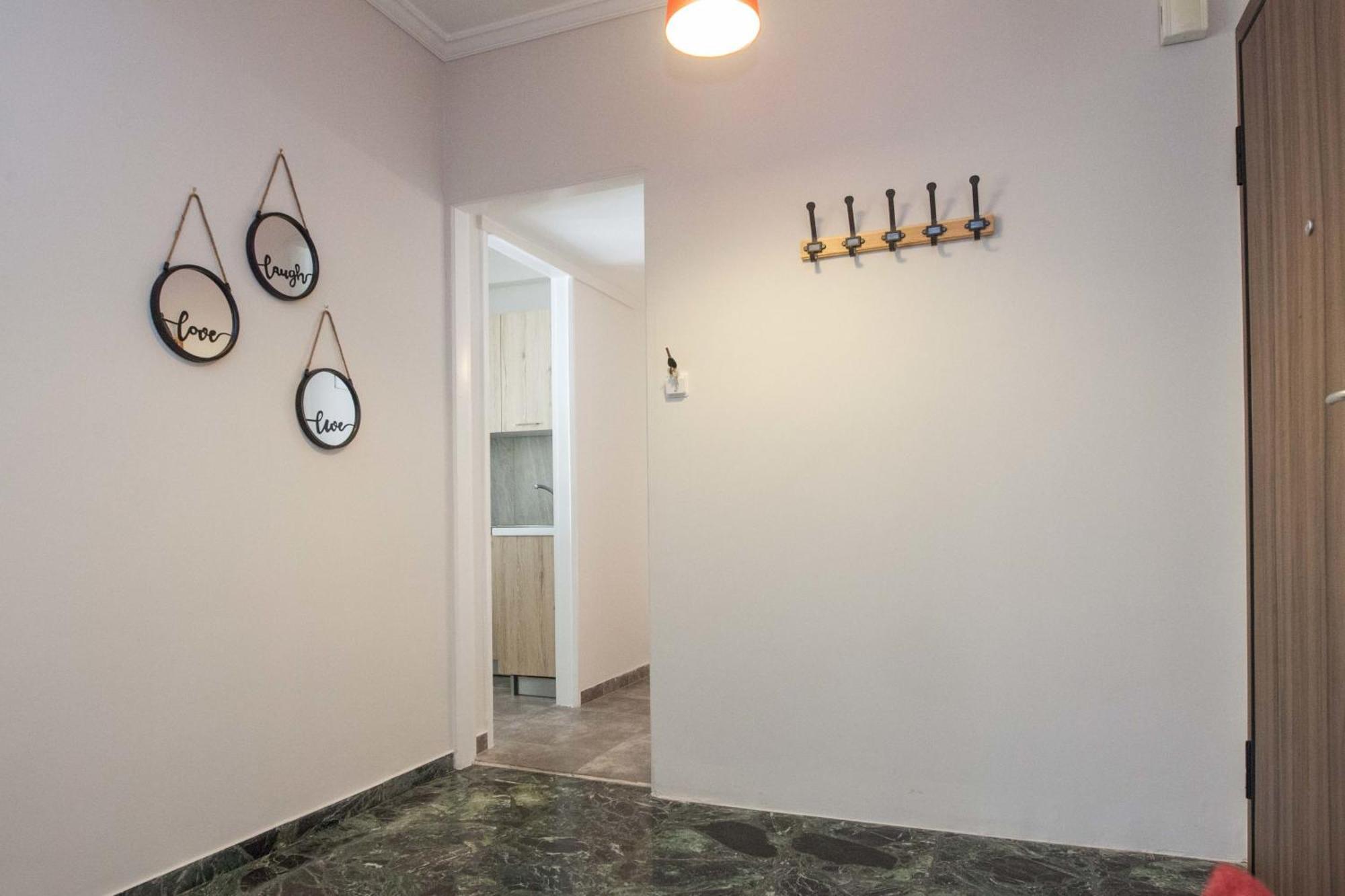 Modern 1 Bd Balcony Apt Near Metro In Kato Patisia 雅典 外观 照片