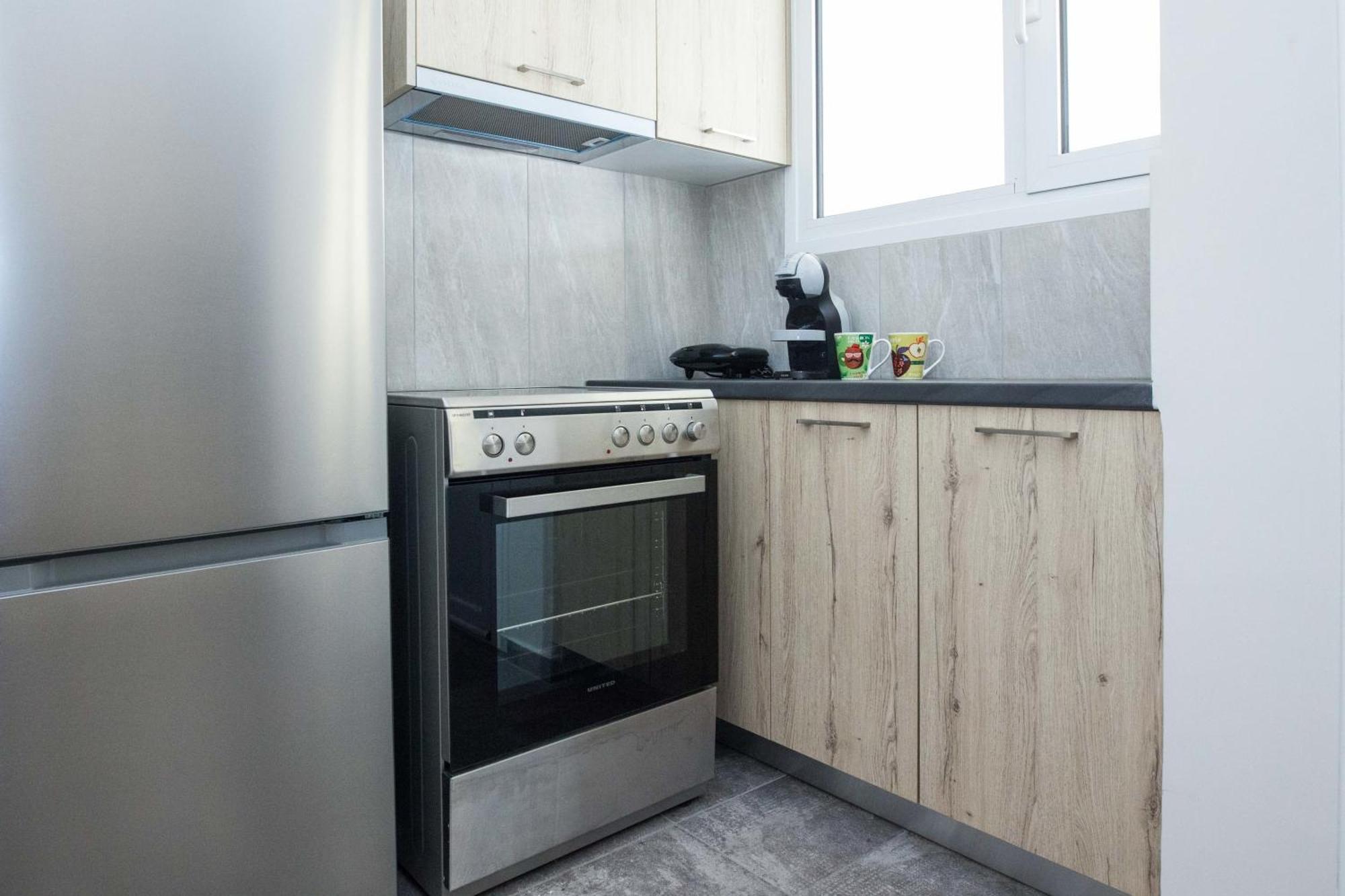 Modern 1 Bd Balcony Apt Near Metro In Kato Patisia 雅典 外观 照片